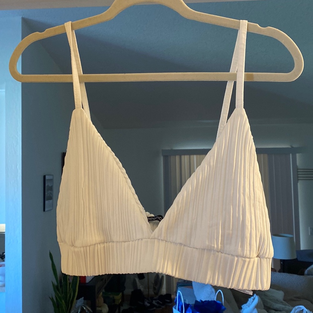 BOOHOO White Bra Top